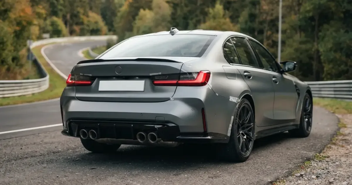 Nowe spalinowe BMW serii 3 przyłapane bez kamuflażu