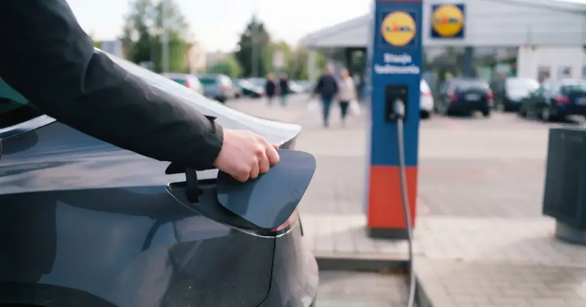 Lidl obniża ceny za ładowanie aut elektrycznych we Francji